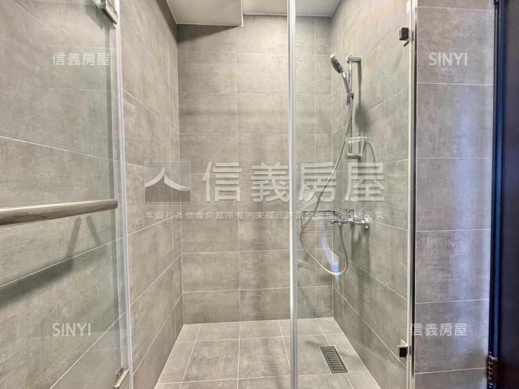 鑫巨蛋２稀有兩房兩衛平車房屋室內格局與周邊環境