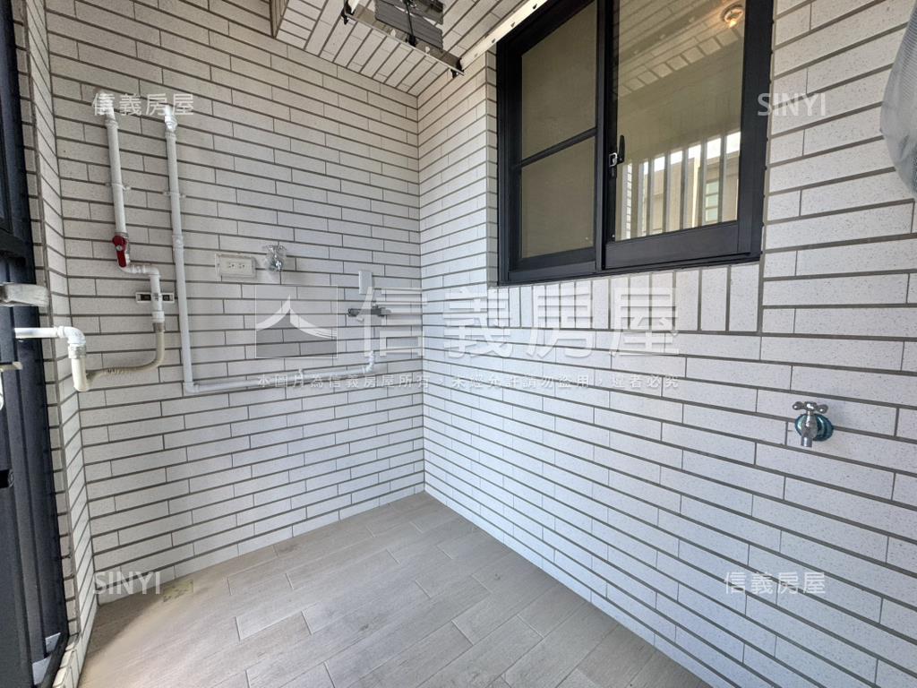 鑫巨蛋２稀有兩房兩衛平車房屋室內格局與周邊環境