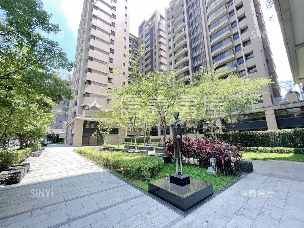 新光特區裝潢四房雙平車房屋室內格局與周邊環境