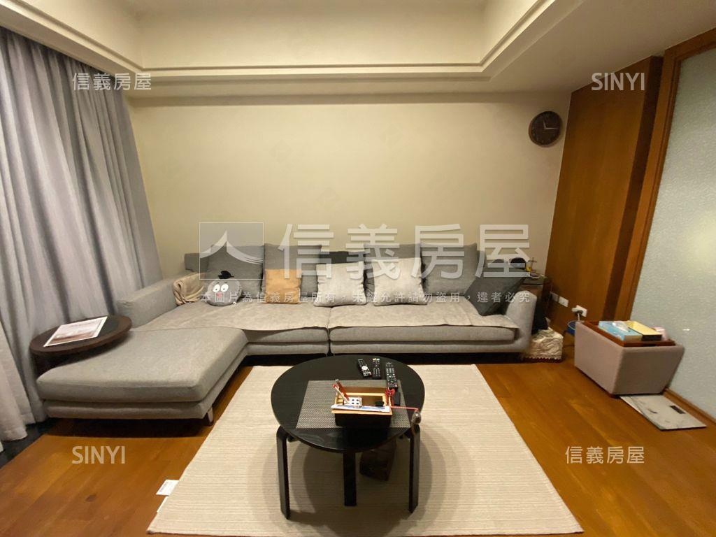新業睿智四房．雙坡平房屋室內格局與周邊環境