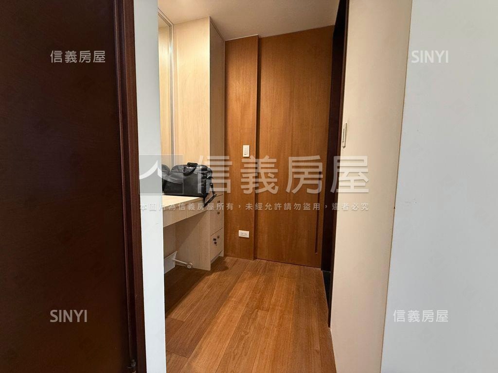 新業睿智四房．雙坡平房屋室內格局與周邊環境