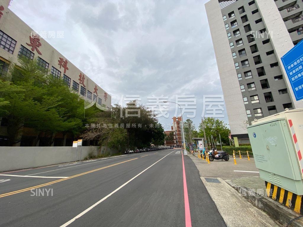 菁科城２房平車衛浴開窗房屋室內格局與周邊環境