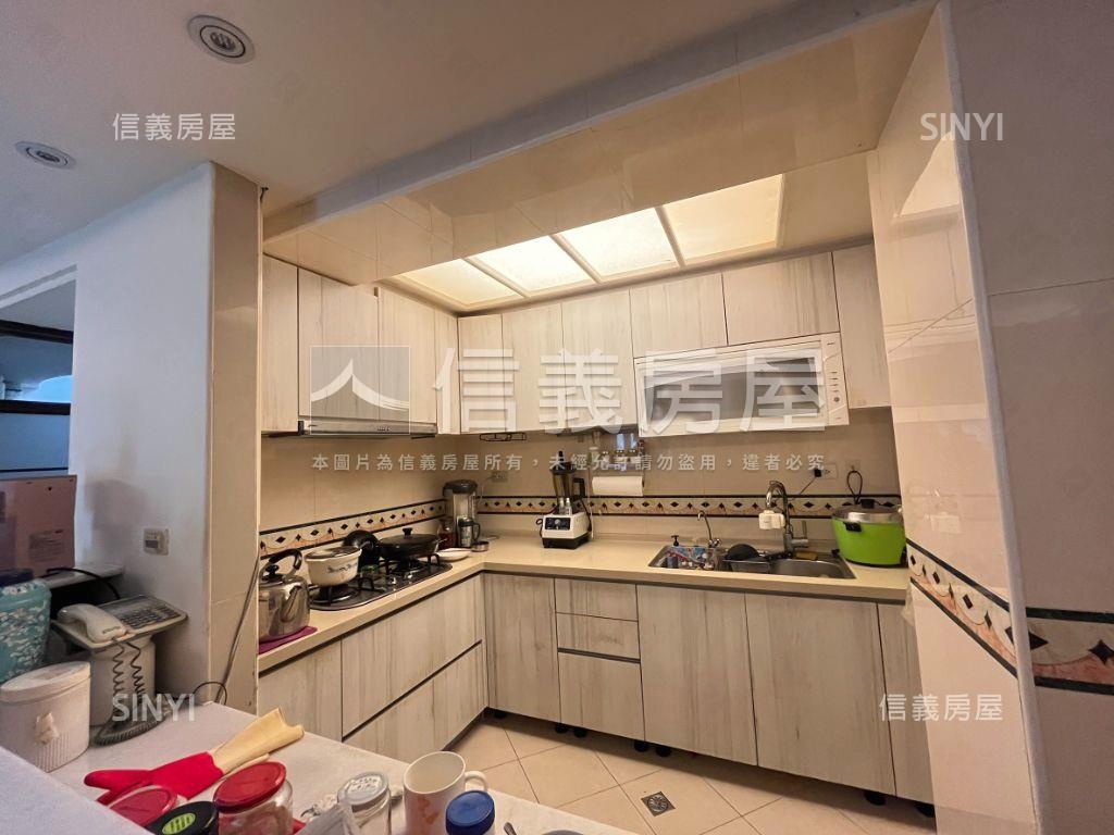 南京捷運靜巷車庫一樓房屋室內格局與周邊環境