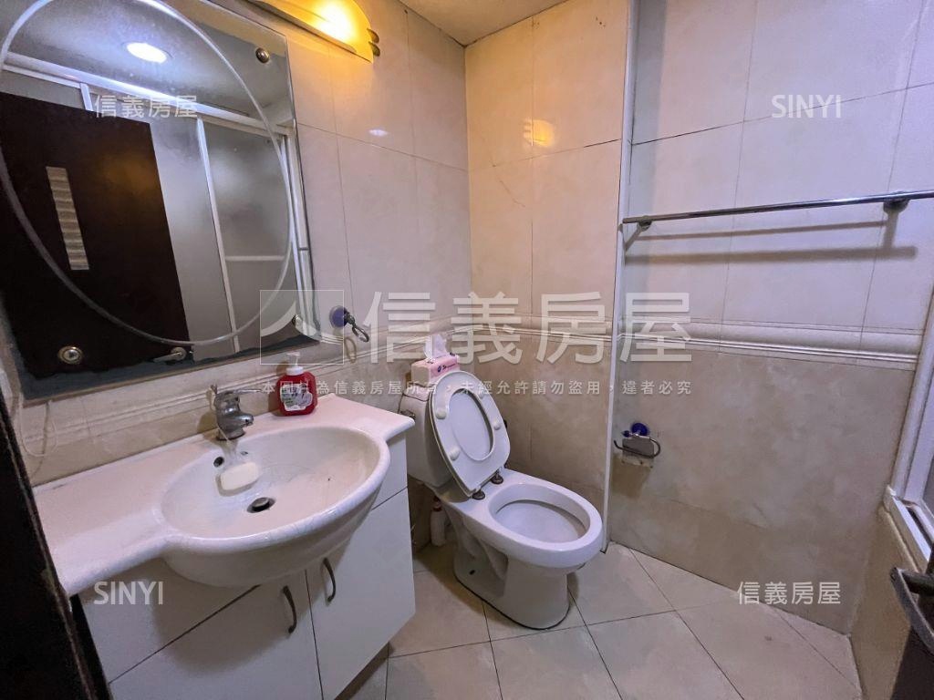 南京捷運靜巷車庫一樓房屋室內格局與周邊環境