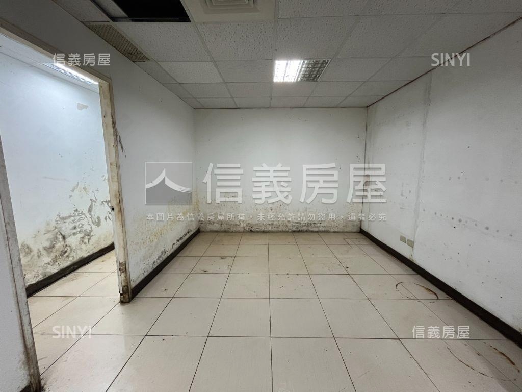 南京捷運靜巷車庫一樓房屋室內格局與周邊環境