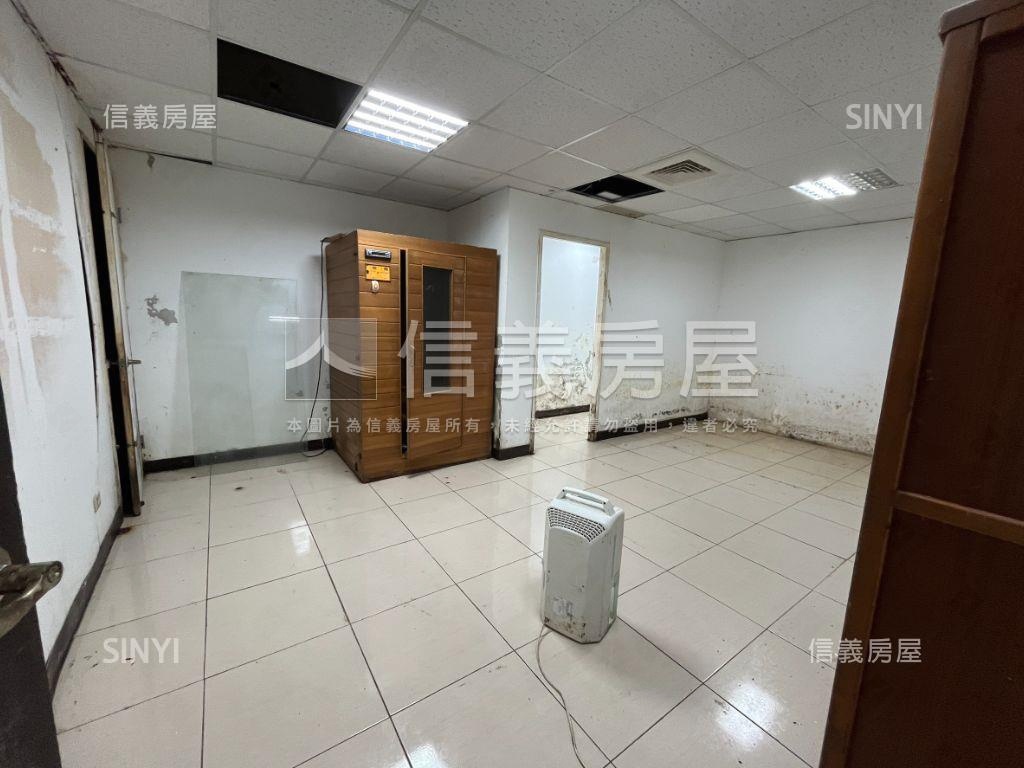 南京捷運靜巷車庫一樓房屋室內格局與周邊環境