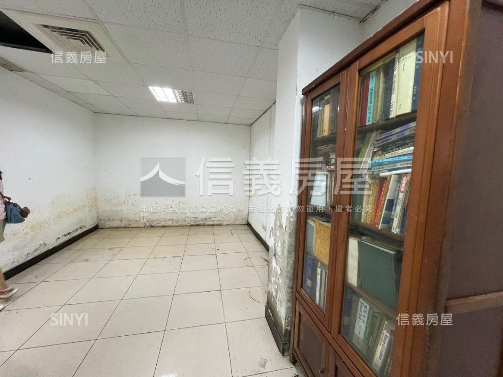 南京捷運靜巷車庫一樓房屋室內格局與周邊環境