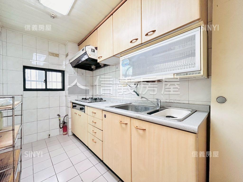 近中山國小明亮三房房屋室內格局與周邊環境