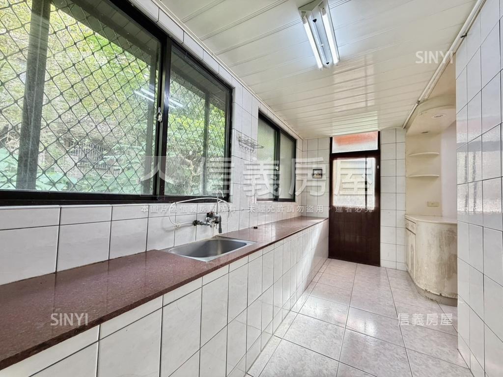 ＊方正四面採光＊溫泉公寓房屋室內格局與周邊環境