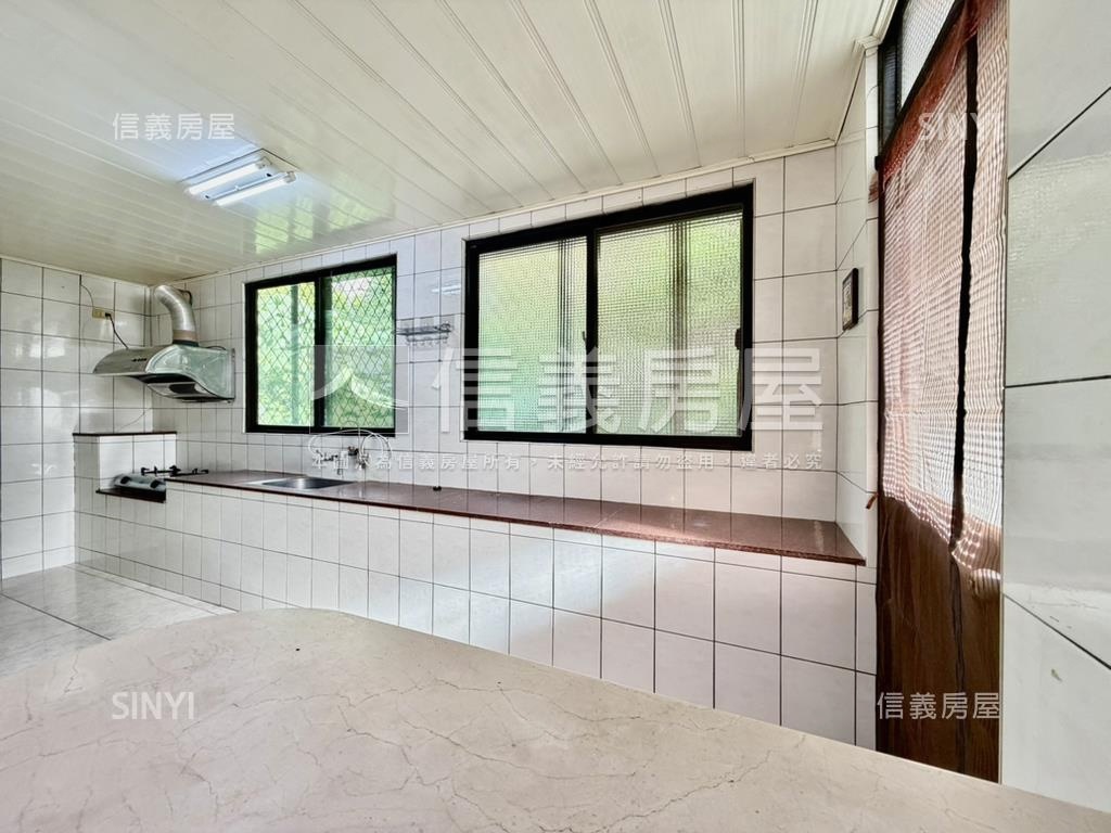 ＊方正四面採光＊溫泉公寓房屋室內格局與周邊環境