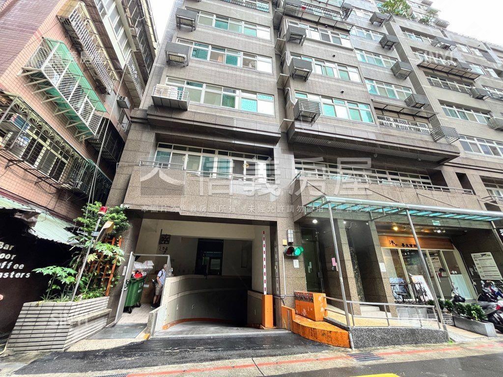 超急售紐約塔式車位房屋室內格局與周邊環境