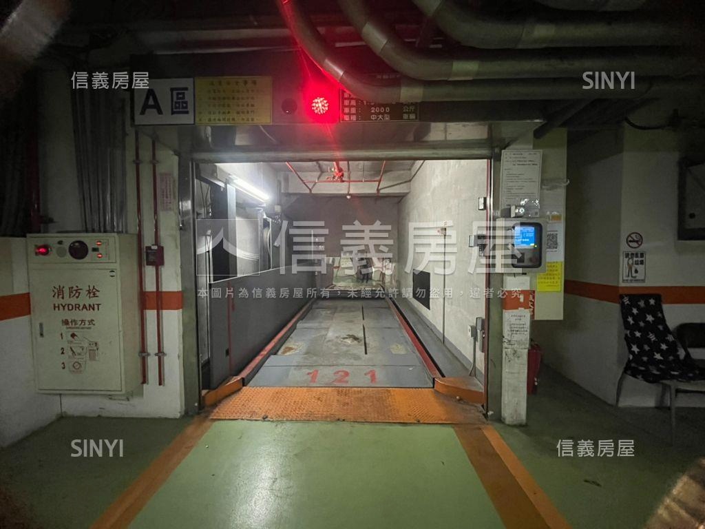 超急售紐約塔式車位房屋室內格局與周邊環境