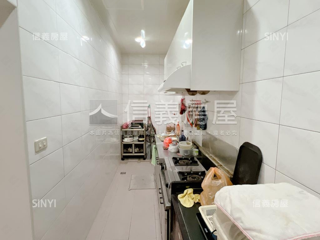 門前方便停車公寓一樓房屋室內格局與周邊環境