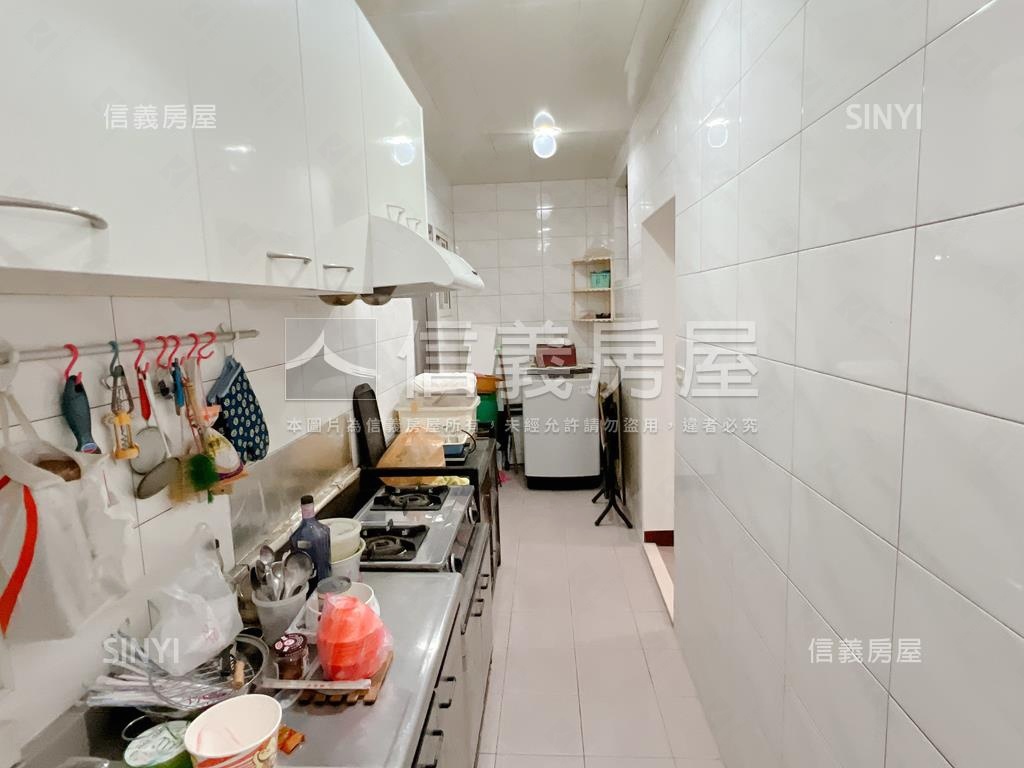 門前方便停車公寓一樓房屋室內格局與周邊環境