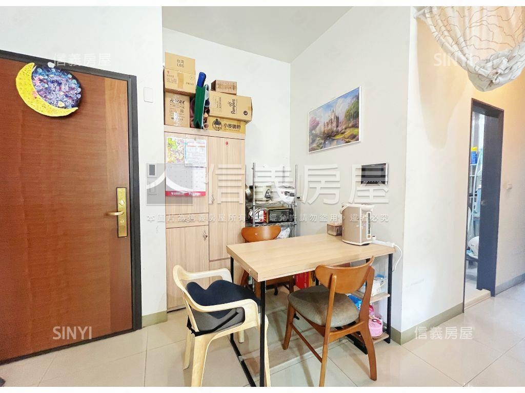 童年採光棒２房房屋室內格局與周邊環境