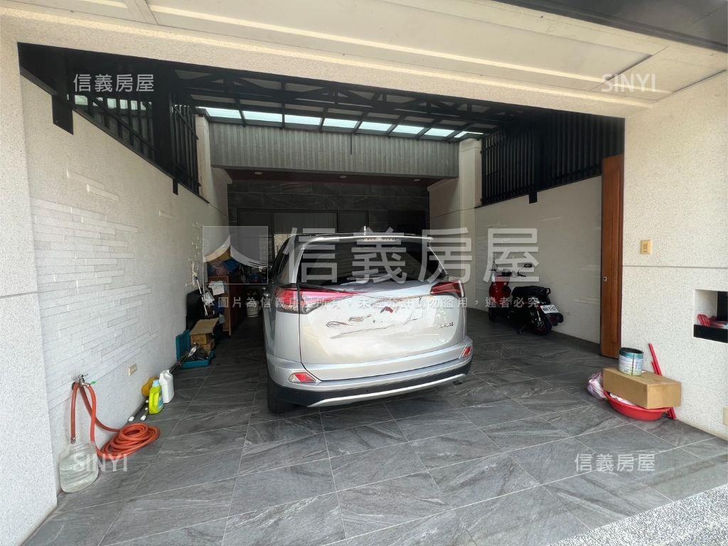 南區輕屋齡大面寬車墅房屋室內格局與周邊環境
