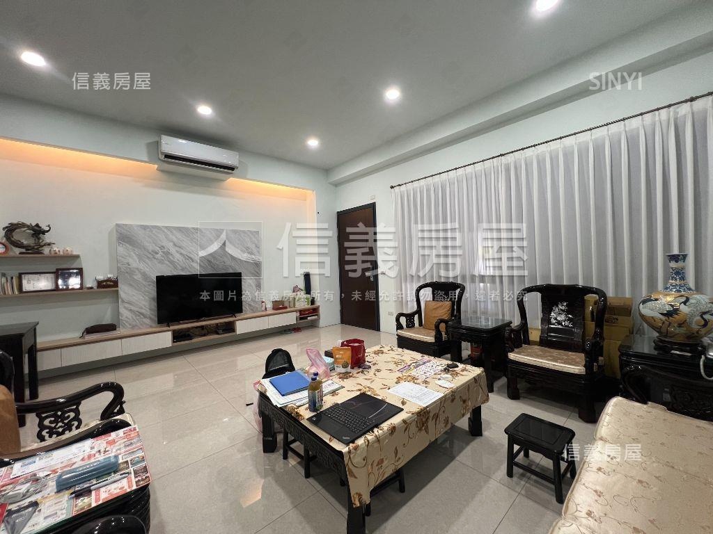 南區輕屋齡大面寬車墅房屋室內格局與周邊環境