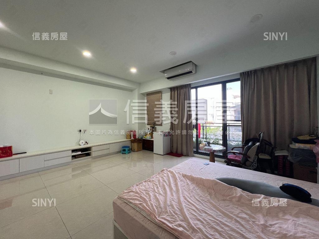 南區輕屋齡大面寬車墅房屋室內格局與周邊環境