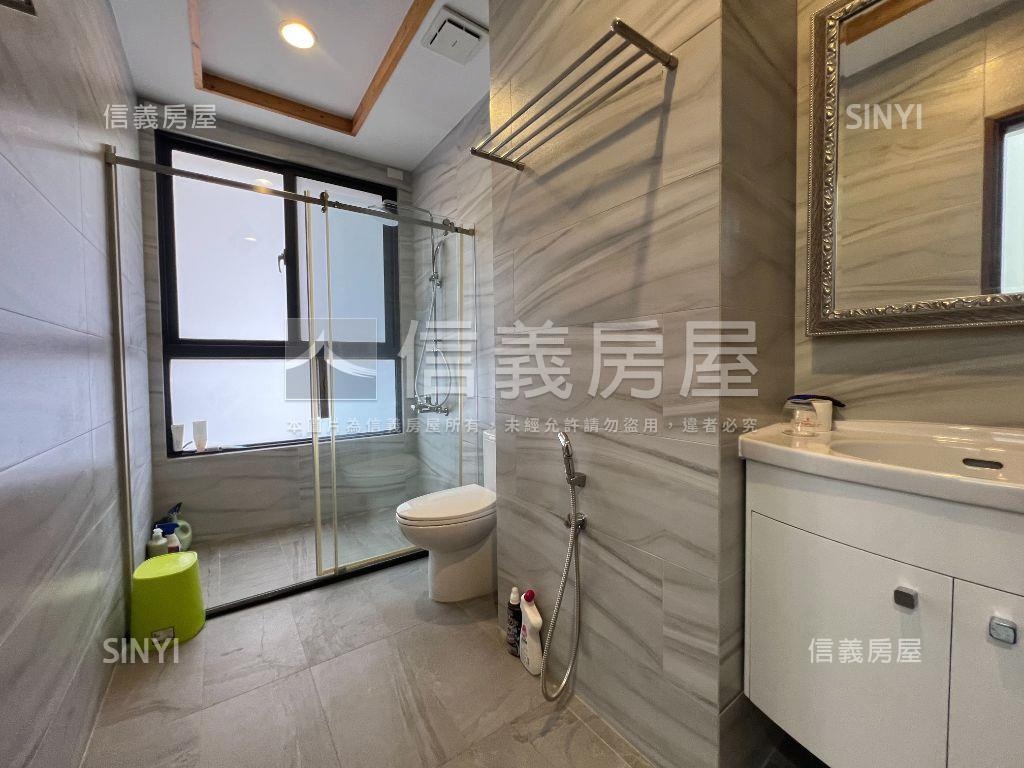 南區輕屋齡大面寬車墅房屋室內格局與周邊環境