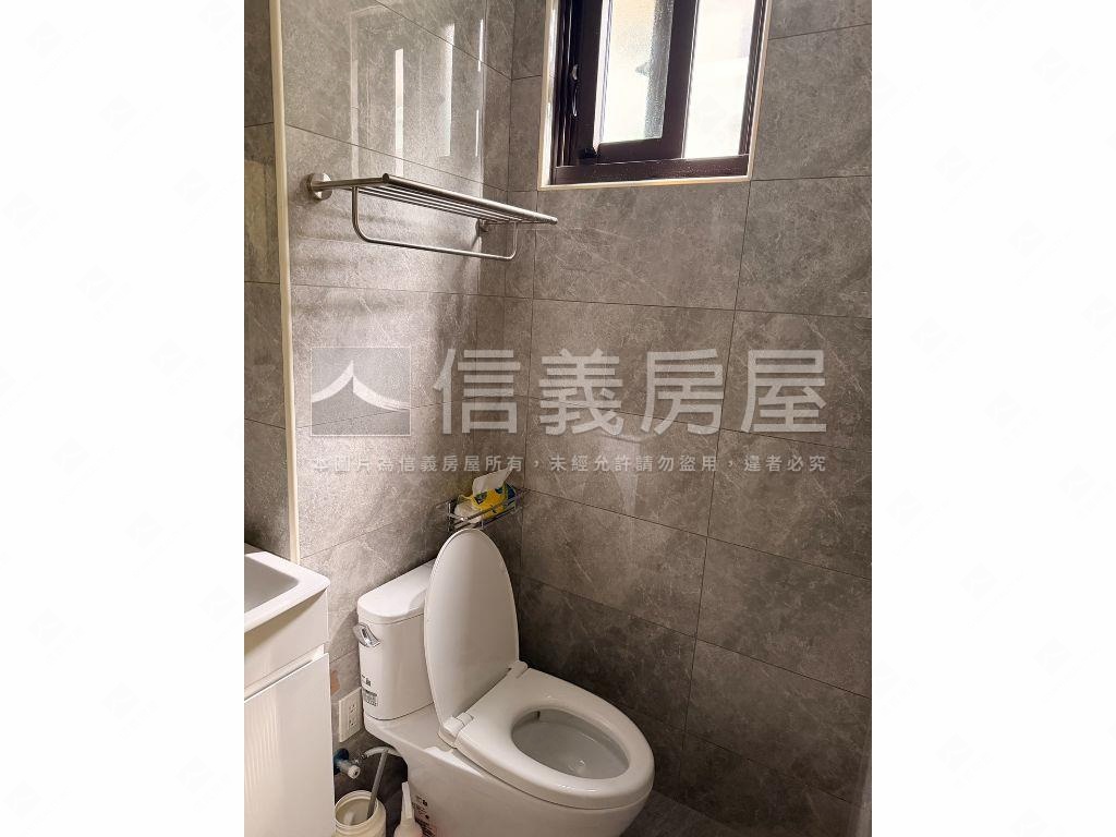 １２期電梯透天房屋室內格局與周邊環境