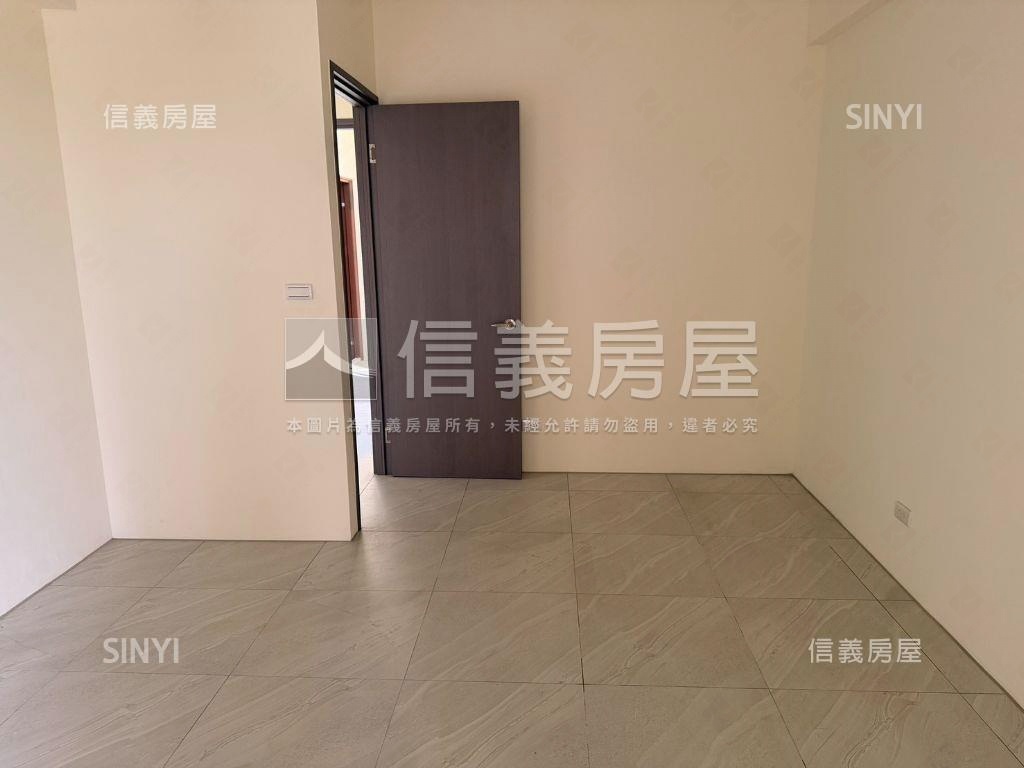 １２期電梯透天房屋室內格局與周邊環境