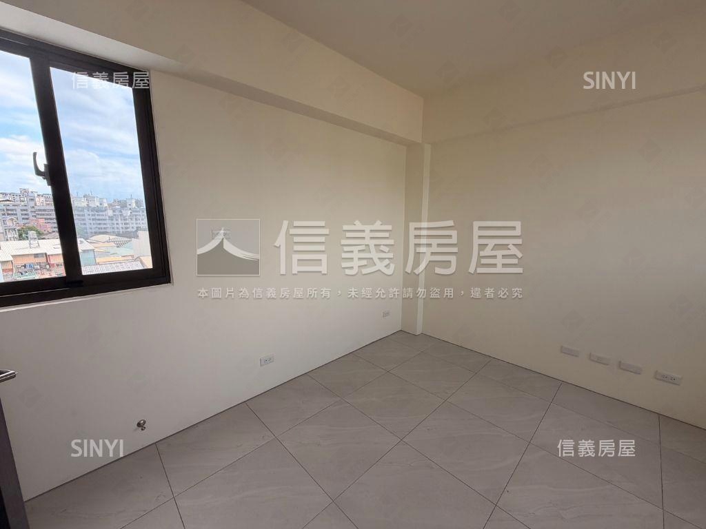 西屯全新電梯透天房屋室內格局與周邊環境