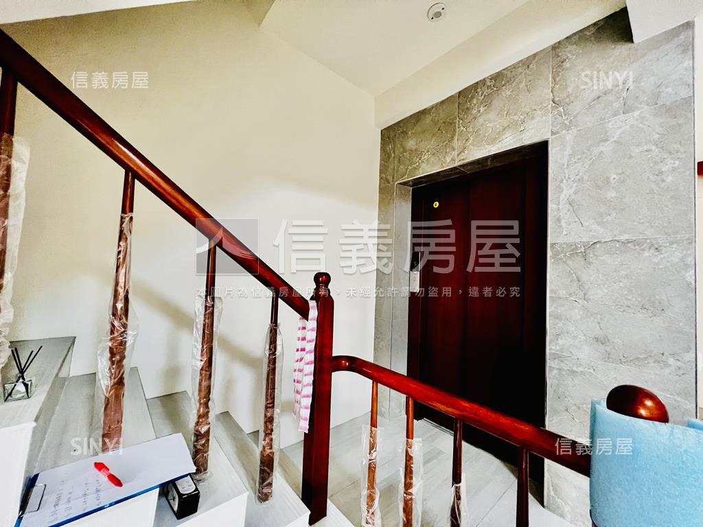 降價西屯黎明全新電梯別墅房屋室內格局與周邊環境