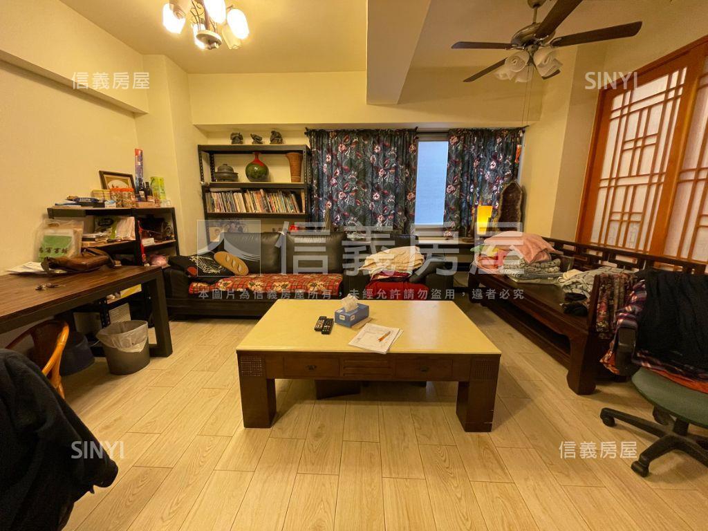 中清路大面寬樓店房屋室內格局與周邊環境