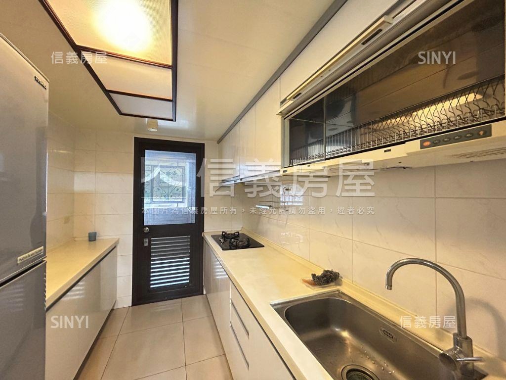 四房雙車位稀有釋出房屋室內格局與周邊環境