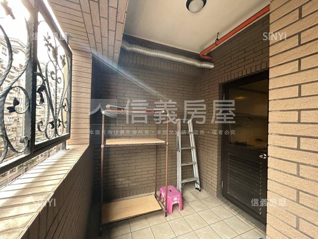 四房雙車位稀有釋出房屋室內格局與周邊環境