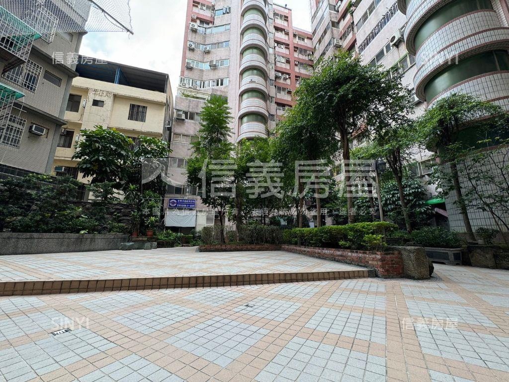 黎明向上商圈三房附車位房屋室內格局與周邊環境