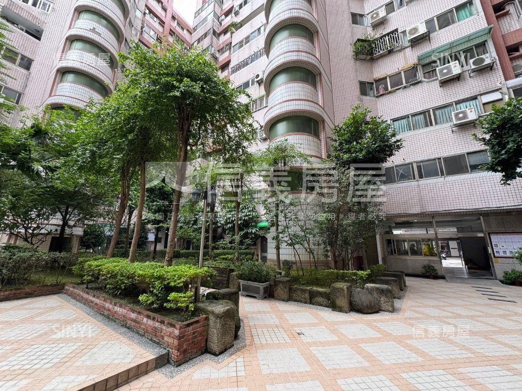 黎明向上商圈三房附車位房屋室內格局與周邊環境