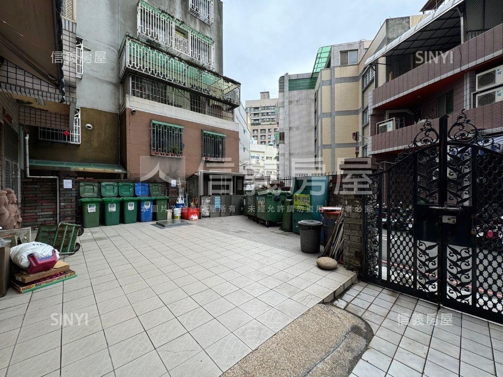 黎明向上商圈三房附車位房屋室內格局與周邊環境