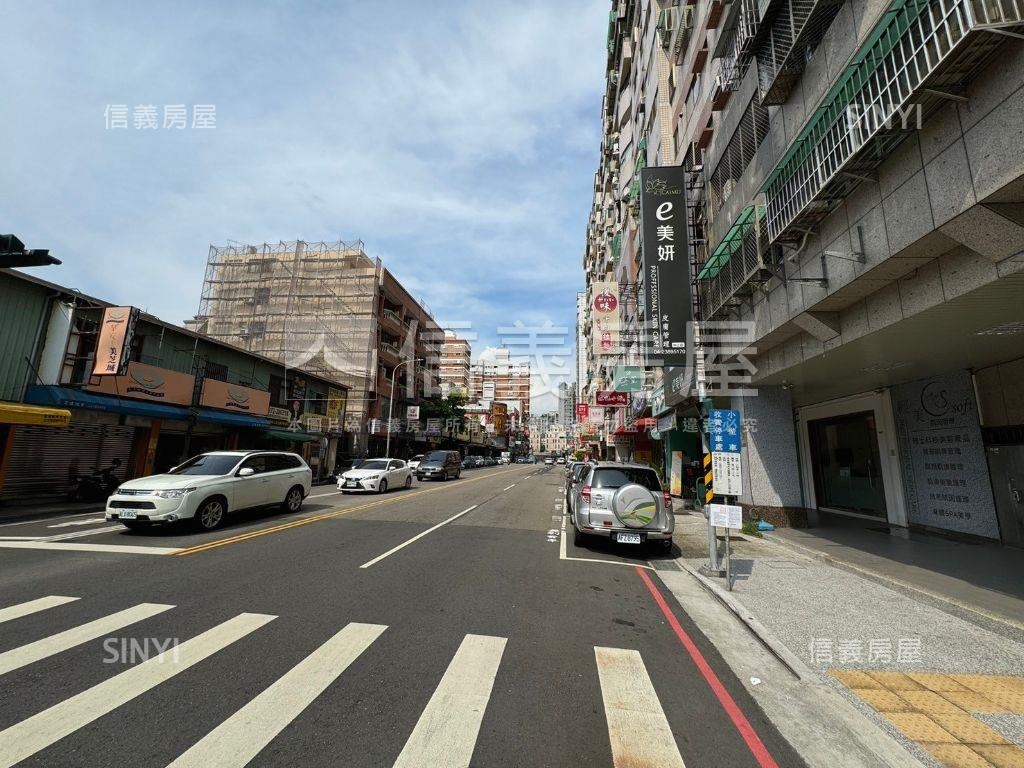 黎明向上商圈三房附車位房屋室內格局與周邊環境