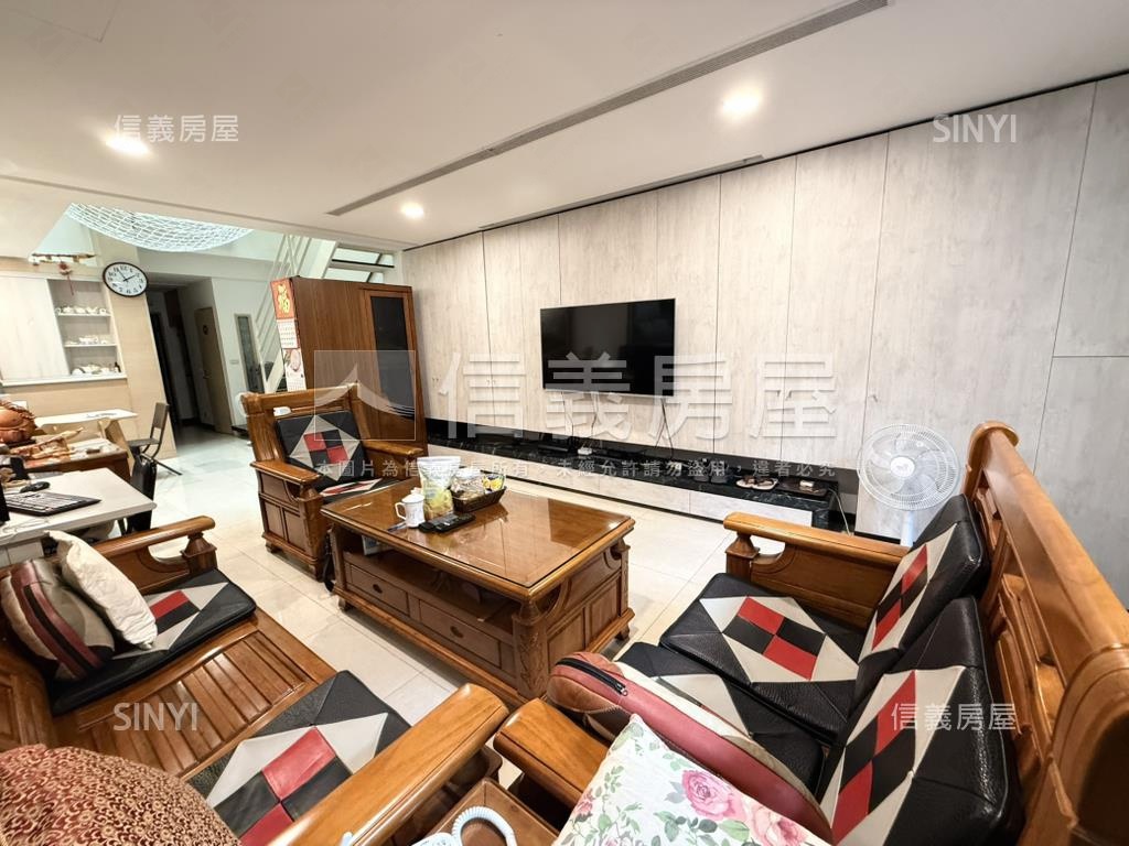 中山國中捷運透天美居房屋室內格局與周邊環境