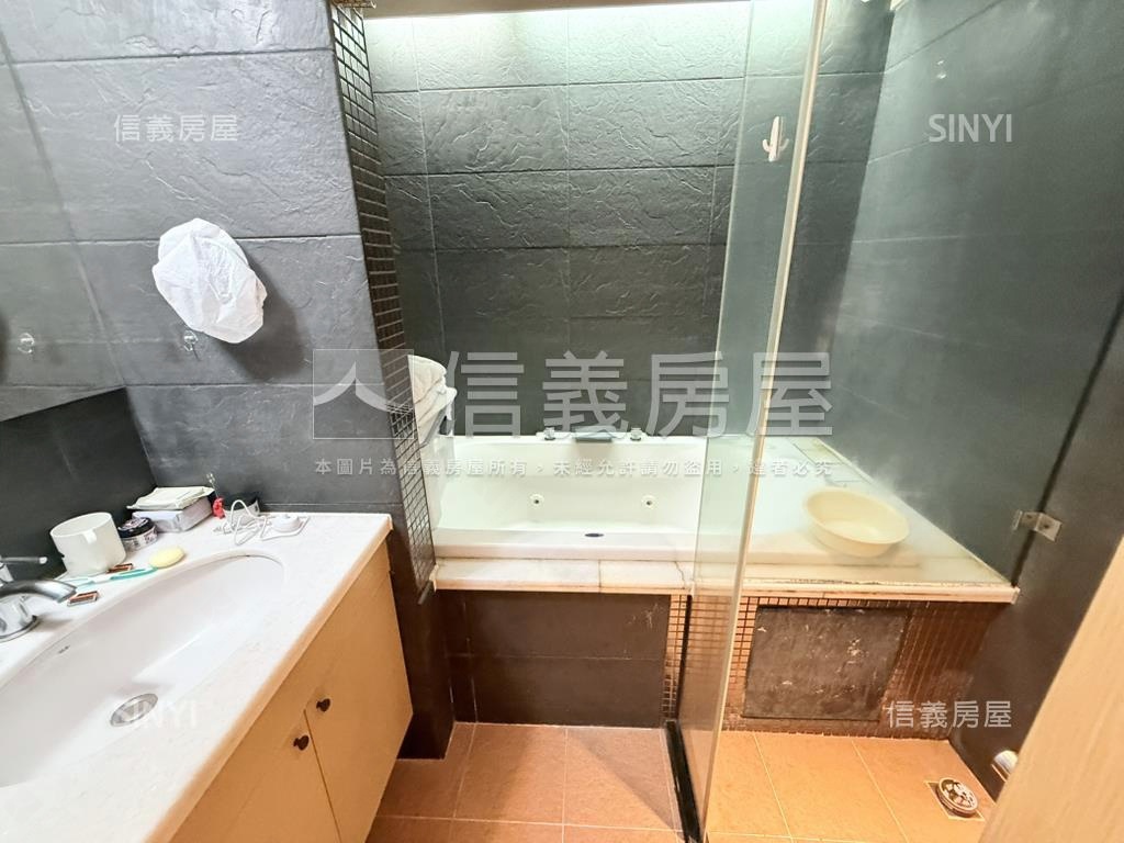 中山國中捷運透天美居房屋室內格局與周邊環境