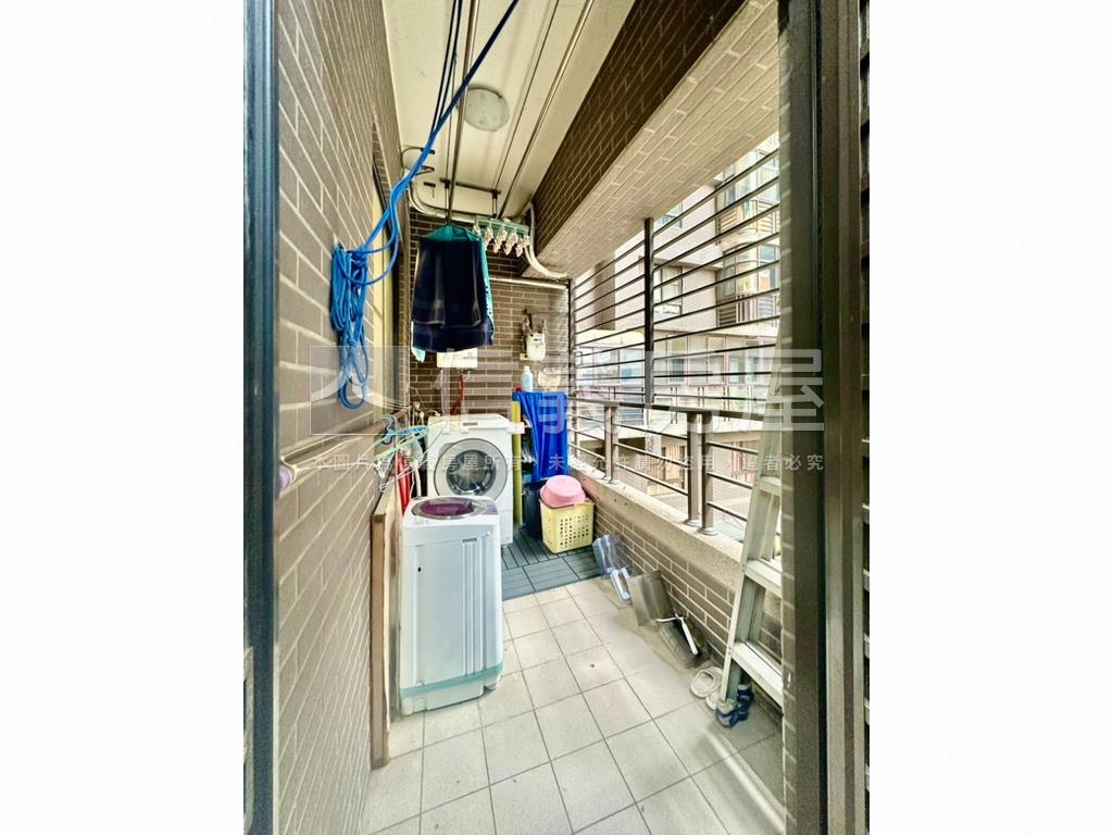 班芙春泉４房雙平車房屋室內格局與周邊環境