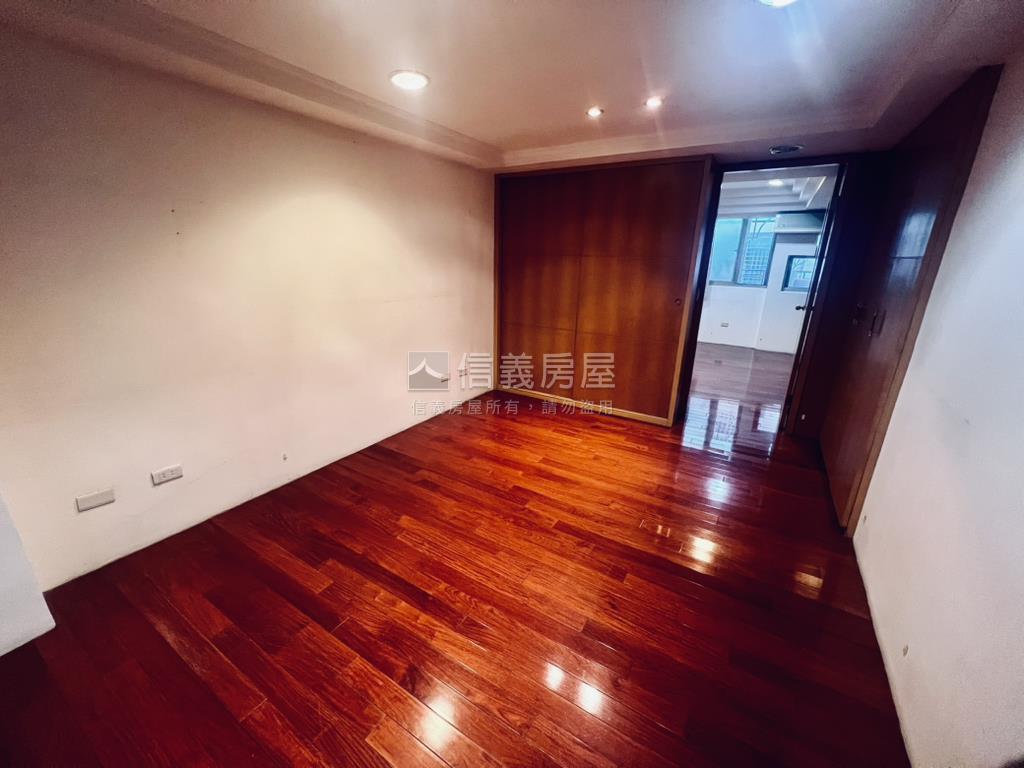 中山北路首購公寓２樓美屋房屋室內格局與周邊環境