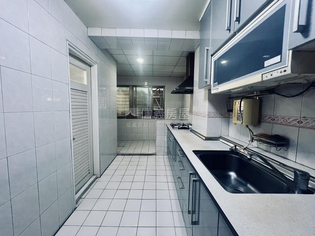 中山北路首購公寓２樓美屋房屋室內格局與周邊環境