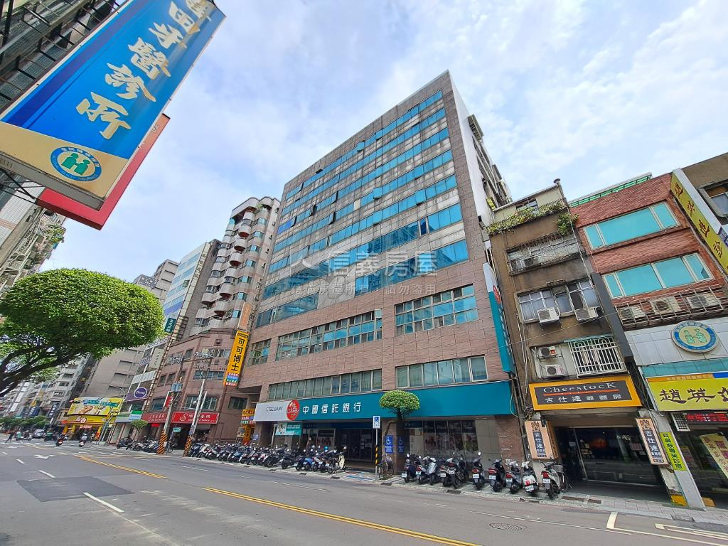 腳踏金庫高樓景觀房屋室內格局與周邊環境