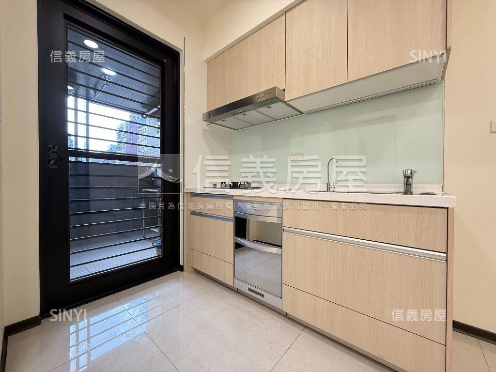 新碩文曲面公園３樓兩房房屋室內格局與周邊環境