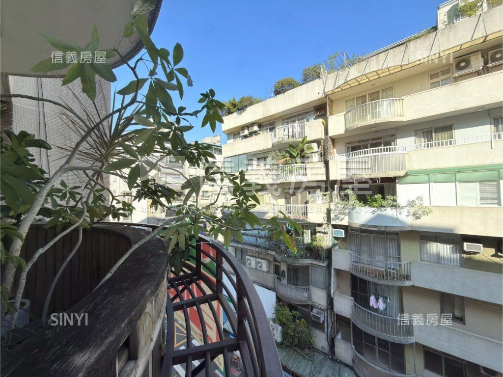 東區美裝華園高樓房屋室內格局與周邊環境