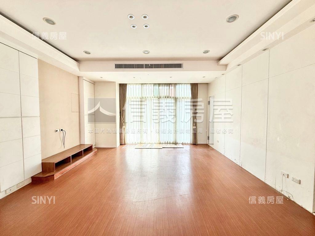 嚴選新店中央新村３房車位房屋室內格局與周邊環境