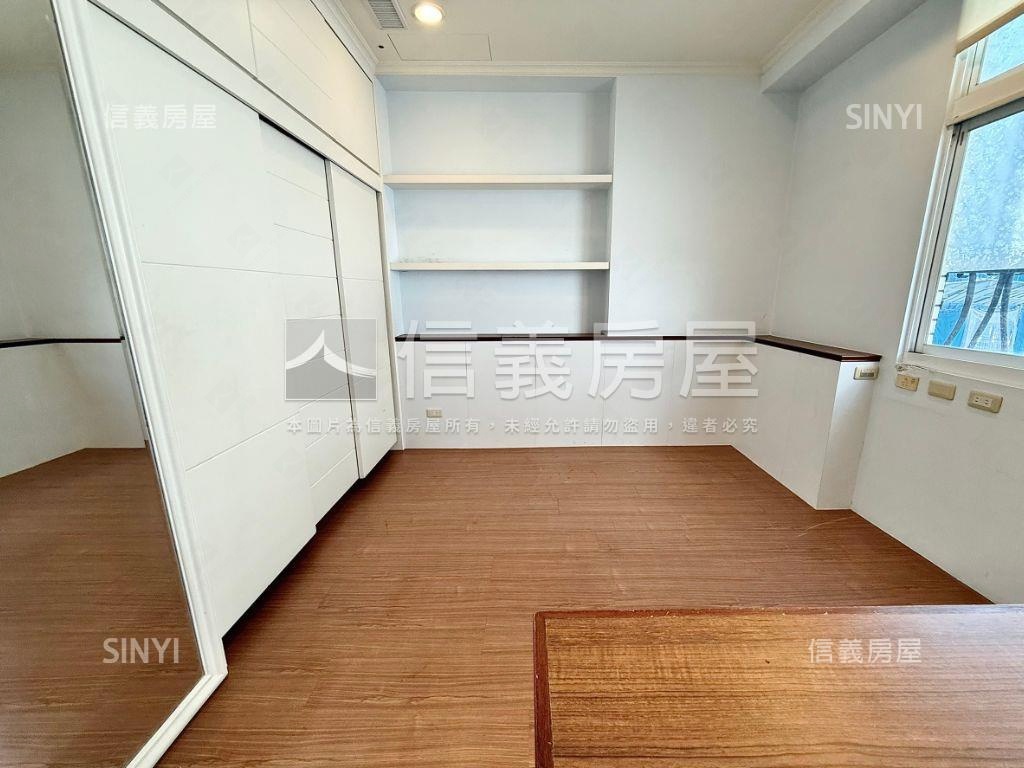 嚴選新店中央新村３房車位房屋室內格局與周邊環境