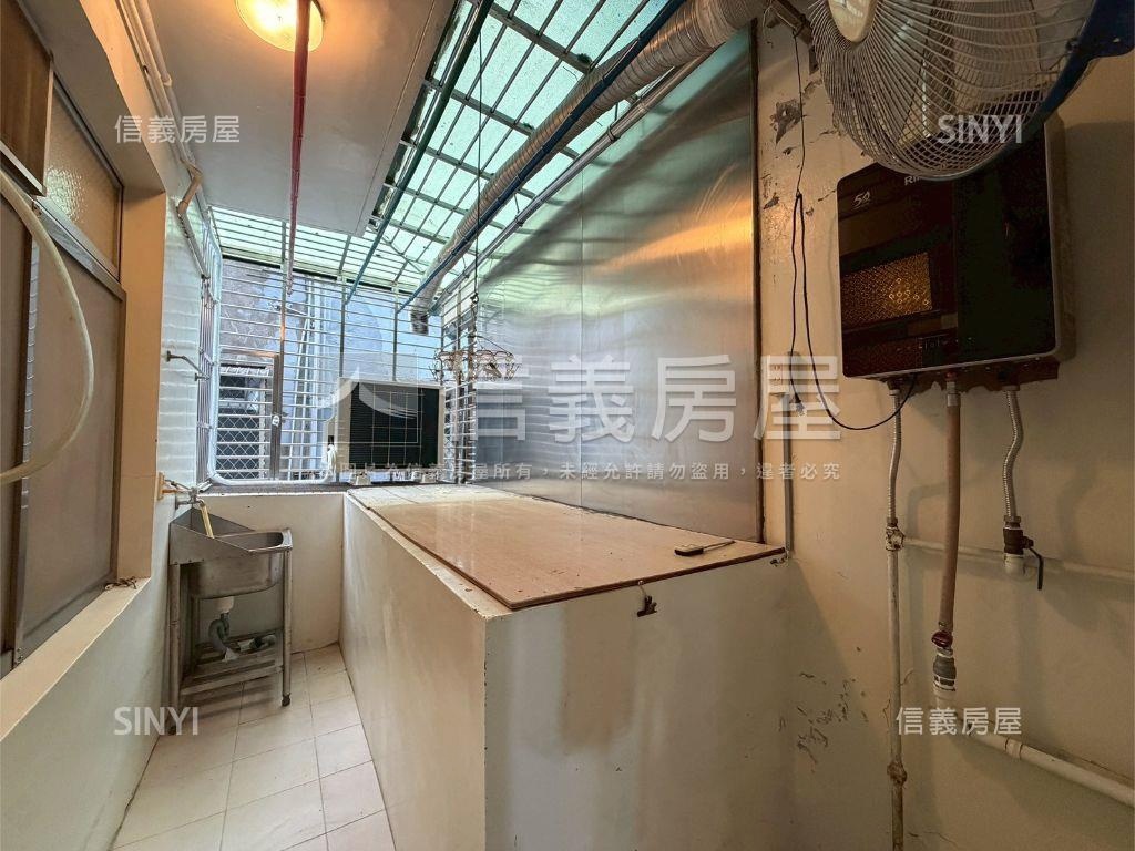 劍南方正５樓房屋室內格局與周邊環境