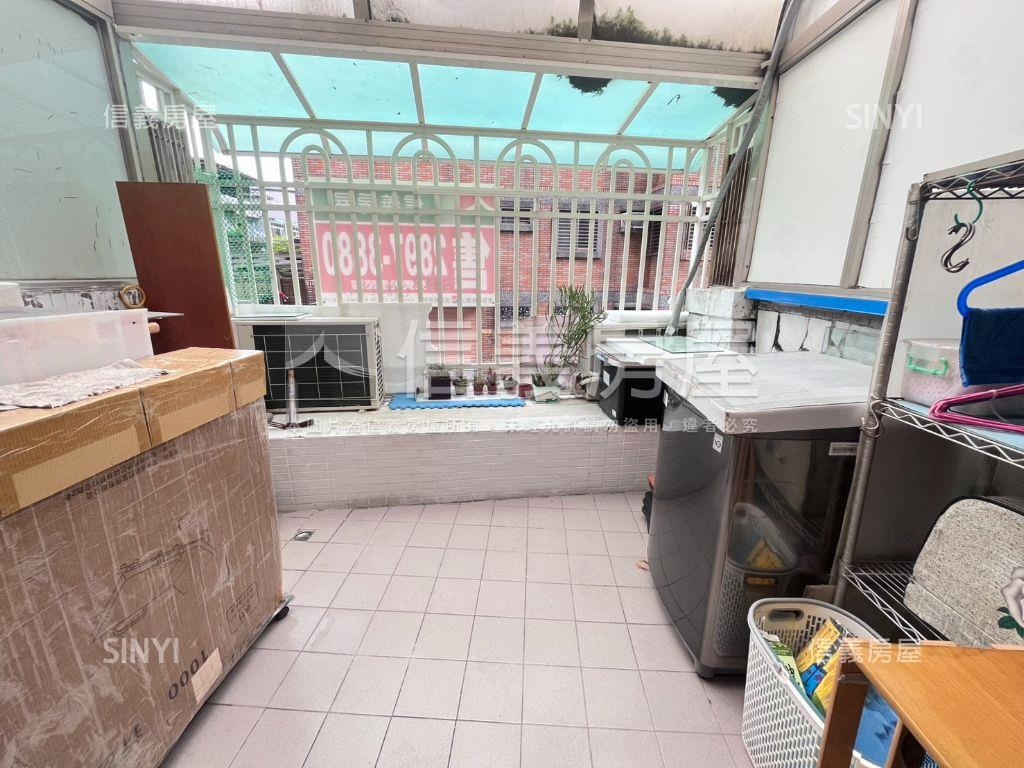 近家樂福成家溫馨三房房屋室內格局與周邊環境