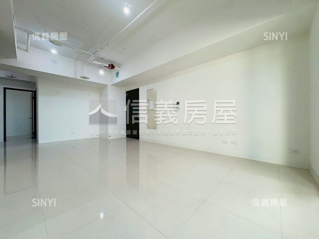 陽光樹｜次頂樓露臺雙車位房屋室內格局與周邊環境