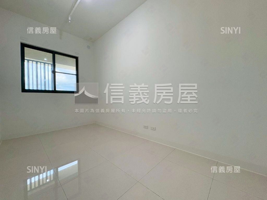 陽光樹｜次頂樓露臺雙車位房屋室內格局與周邊環境