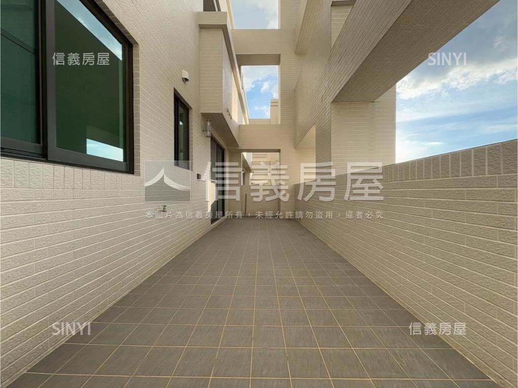 陽光樹｜次頂樓露臺雙車位房屋室內格局與周邊環境