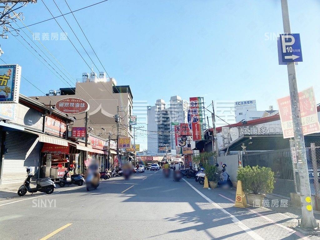 東港熱鬧大面寬電梯雙透店房屋室內格局與周邊環境